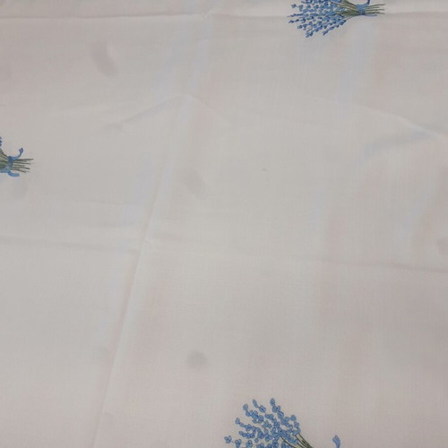 Tablecloth with 12 napkins, new, embroidered with blue border