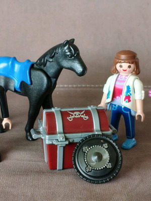 Playmobil collection like new, 6 pieces with agent and painter