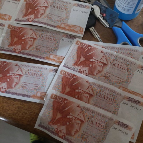 Banknotes 100 drachmas and 500 drachmas pack