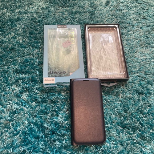 Samsung Galaxy S6 case with card holder and Samsung logo