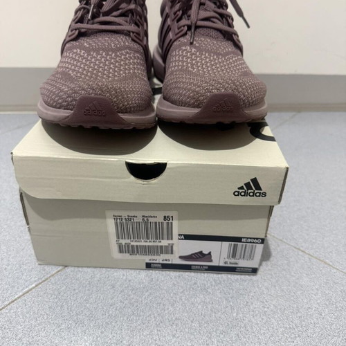 Adidas Ultra Boost athletic shoes like new, size 40, red
