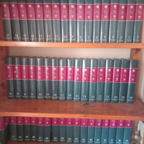 Papyrus Larousse encyclopedia used, 52 volumes