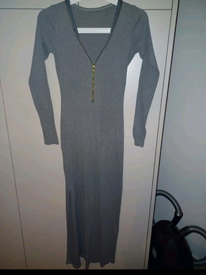 Gray elastic dress like new with adjustable bust zipper