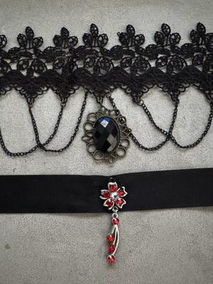 Goth choker in excellent condition
