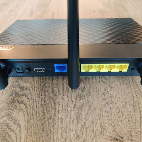 Asus RT-AC66U-B1 gigabit router used, AC1750, 4 LAN ports