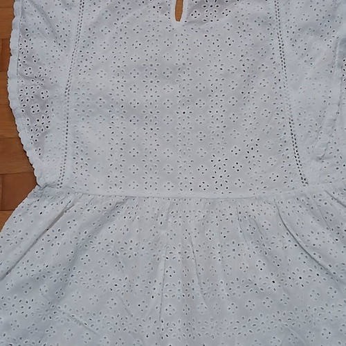 Nadia Summerwear white broderie blouse with ruffles on shoulders size small like new