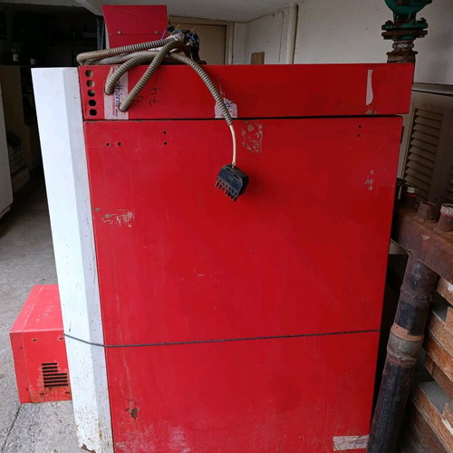 Cast iron oil boiler used with Riello burner