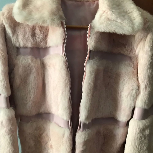 Short fur jacket used in pink color