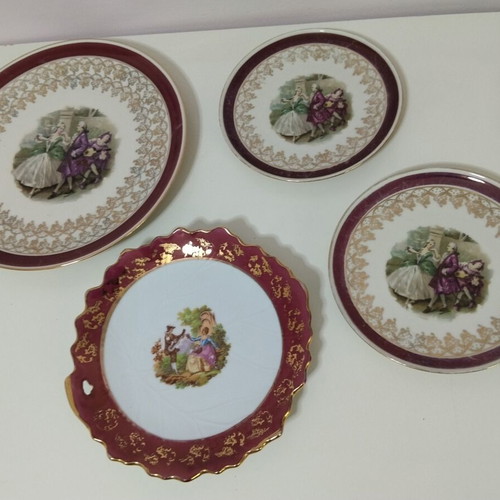Vintage porcelain plates set of 4 like new, French design