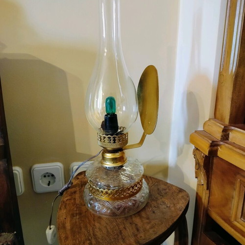 Vintage lamp used as new, electric converted from oil, excellent condition