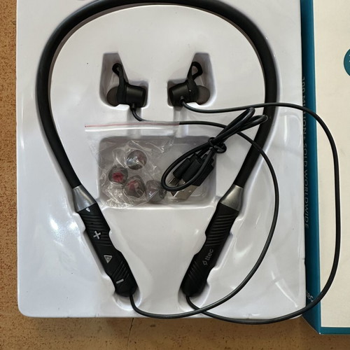 Ttec SoundBeat Plus Wireless Headset new Bluetooth earbuds