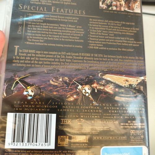 Star Wars Episode III: Revenge of the Sith 2 DVD like new, adventure sci-fi