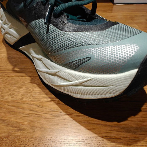 Hoka Speedgoat 7 running shoes, size 44.5, grey green