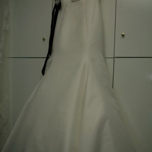 Pronovias wedding dress used with train and removable belts, size S
