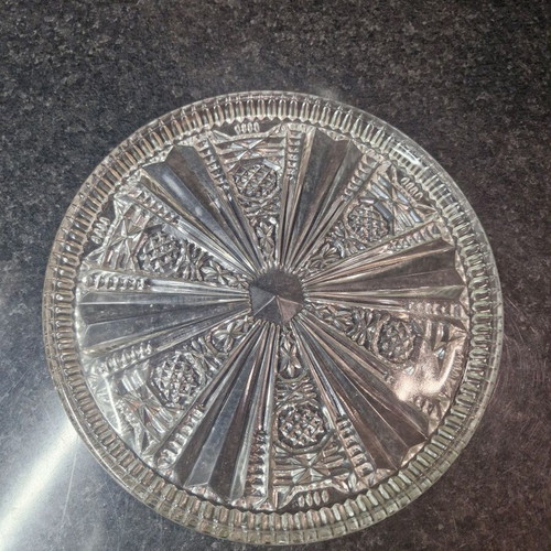 Round glass serving platter like new