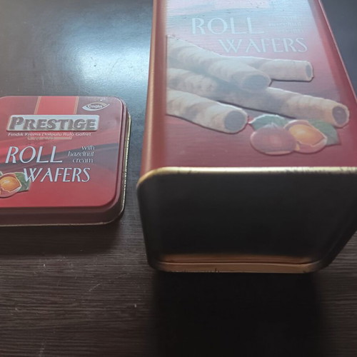 Metal collectible box empty used, 14 × 8.5 × 8.5 cm