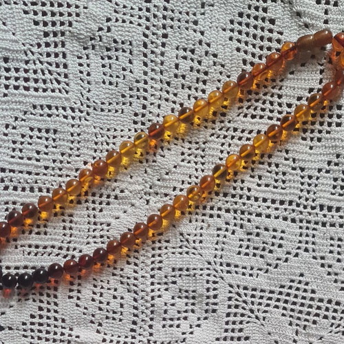 Amber necklace like new, 45cm length, 5mm bead