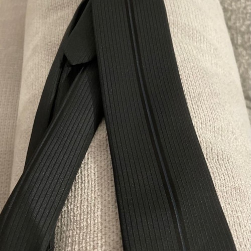 Black tie like new