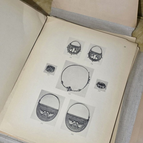 Photographic catalog of Benaki Museum jewelry collection 1938 used