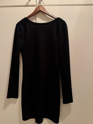 Black dress with open back like new, size M