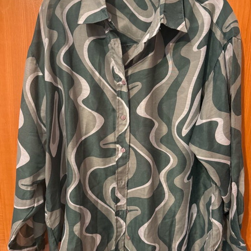 Stradivarius women's shirt olive with ecru, soft fabric