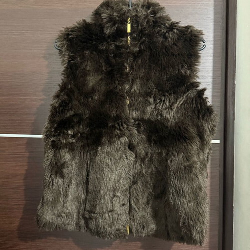 Sleeveless fur vest dark brown synthetic like new, size M