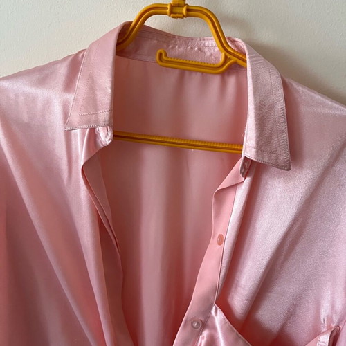 Pink shirt like new with tie size M