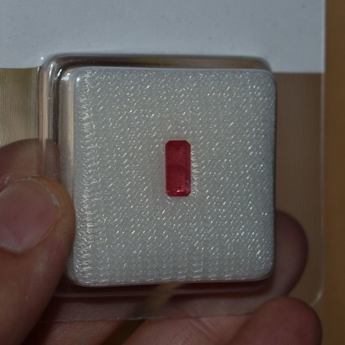 Natural Rhodonite 1.45 Carats with Certificate like new