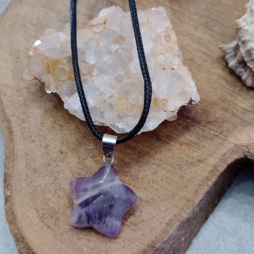 Amethyst star necklace new, purple