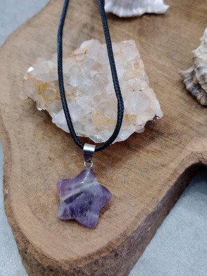 Amethyst star necklace new, purple