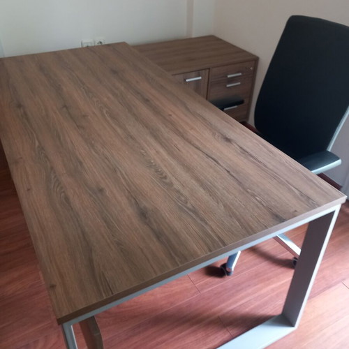 Office furniture set