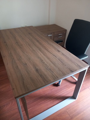 Office furniture set
