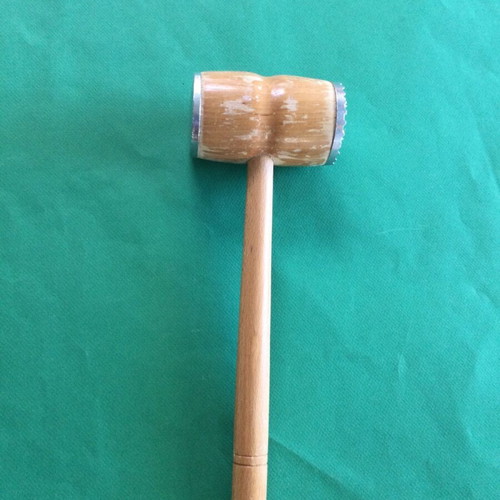 Kitchen meat tenderizer used with minimal wear