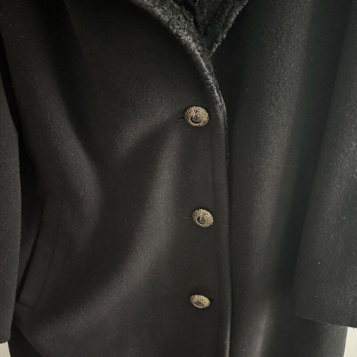 Vintage long coat used with fur trim and removable shoulder pads black size M/L