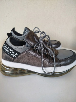 Sneakers Fracomina σε άριστη κατάσταση, νούμερο 39, ασημί