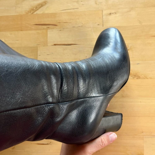 Leather ankle boots used No36 with heel Italian