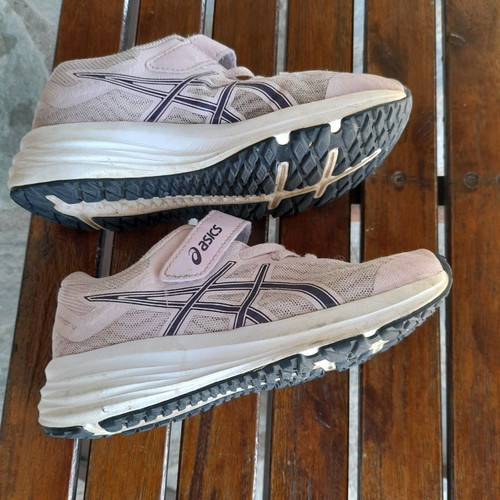 Asics athletic shoes used, size 31, pink