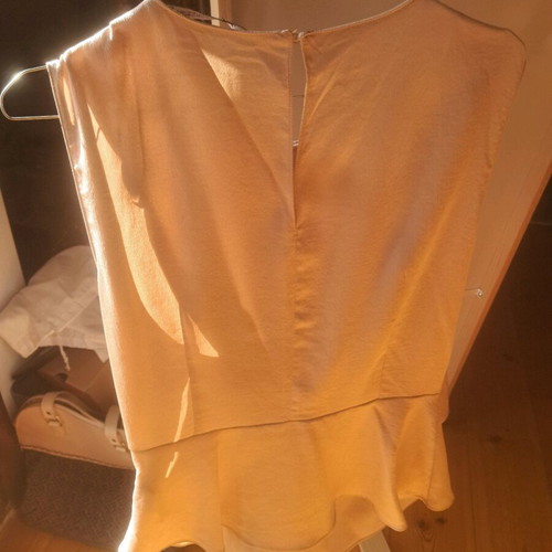 Zara sleeveless top gold size medium like new