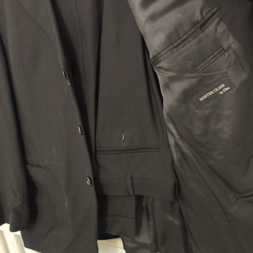 Suit used, jacket and trousers size L
