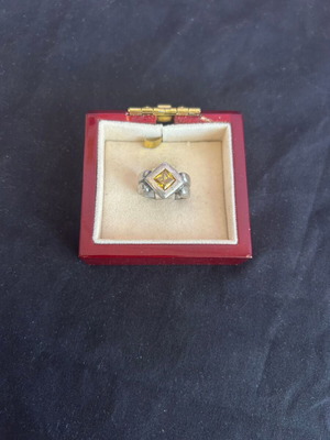 Silver 950 vintage ring with yellow stone used