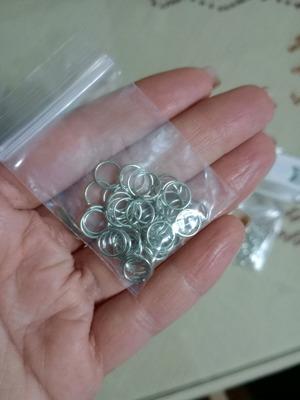 Διάφορα κρικάκια καινούργια, πακέτο 5 μαζί