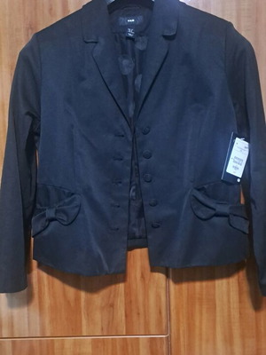 Black women's jacket H&M new with unique pockets and lining