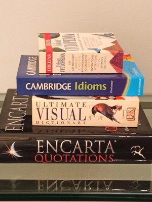 English dictionaries and reference books like new, pack of 4