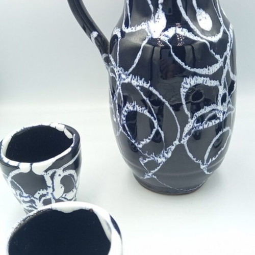 Vintage ceramic jug with 4 ceramic cups like new