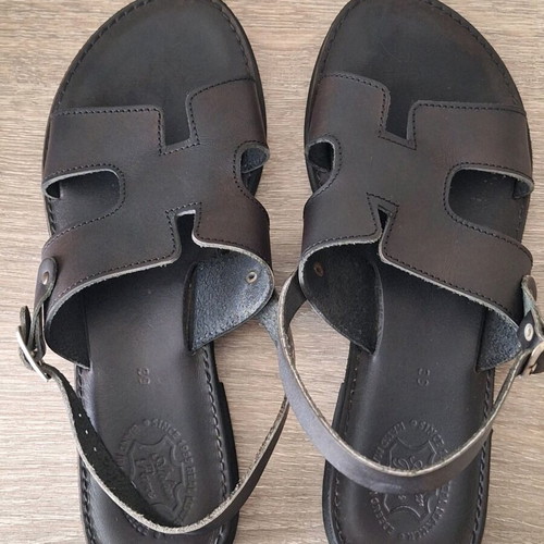 Leather black sandals like new, size 39