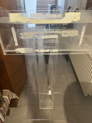 Plexglass music stand like new