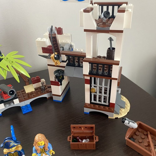 Lego set 70412 Soldier’s Fort, complete