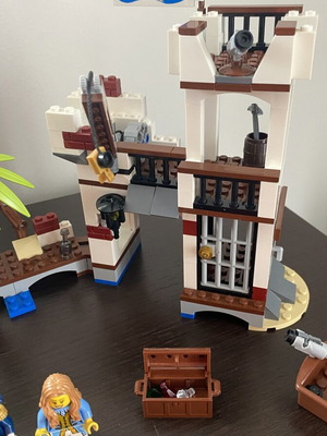 Lego set 70412 Soldier’s Fort, complete