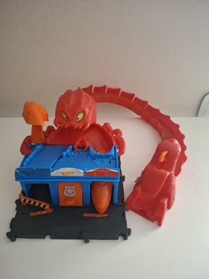 Hot Wheels Track with Monster like new