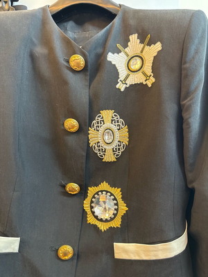 Byblos suit used with black silk skirt EU46